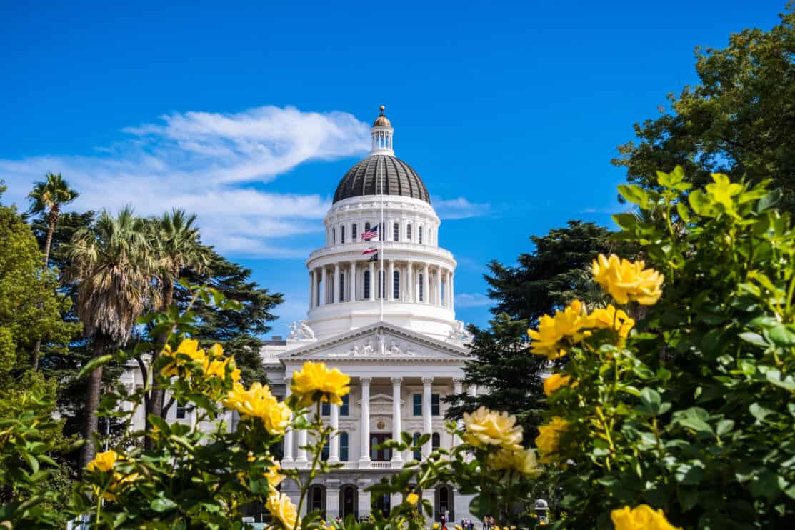 california-state-capitol-building-sacramento-california-sunny