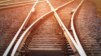 Separating train tracks representing the common split between government entities and their auditors for various reasons